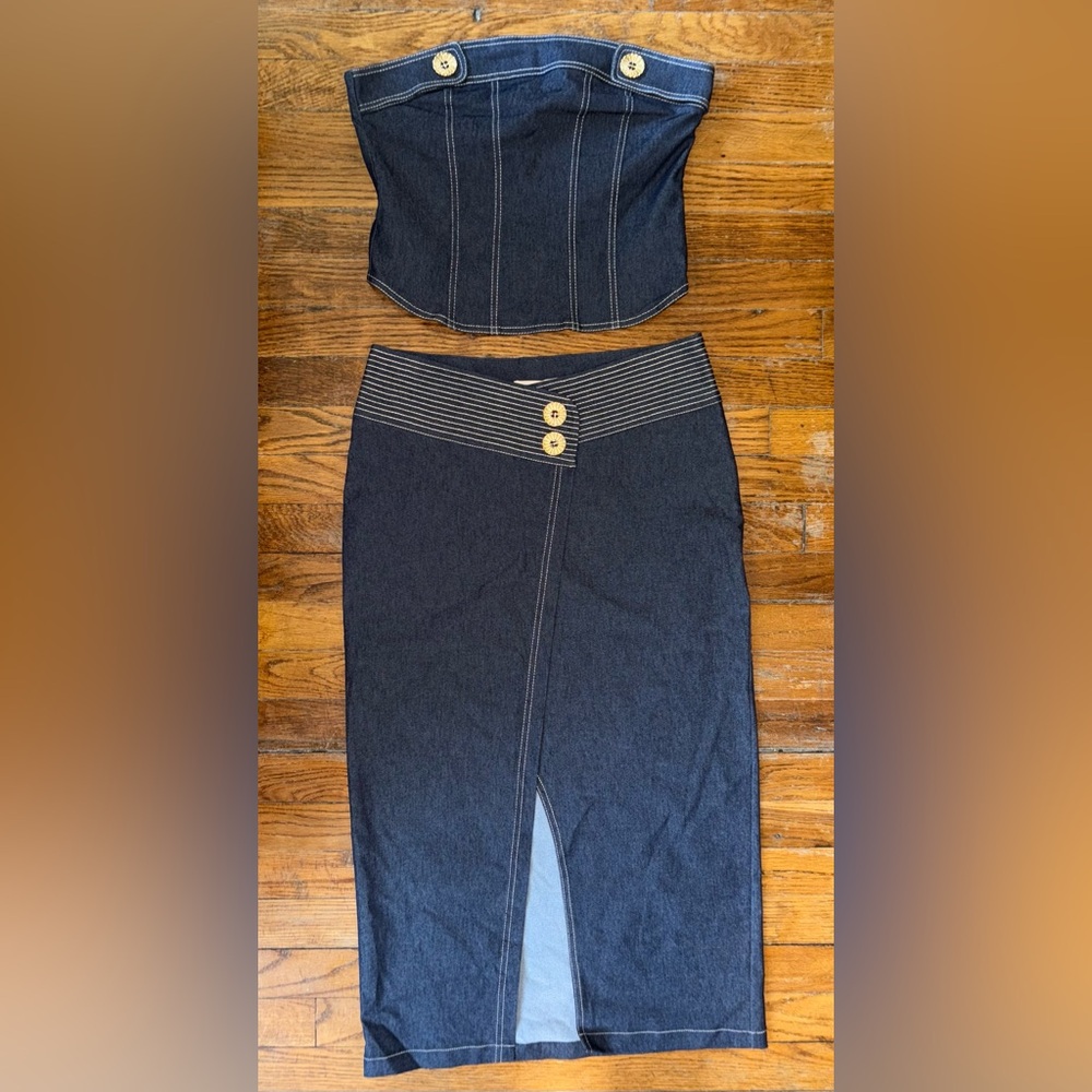 Womens Miarte Skirt & Blouse Set Size 4 NWT